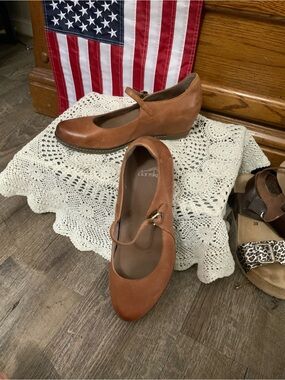 Dansko Women's Mary Jane Wedge in Cognac Brown